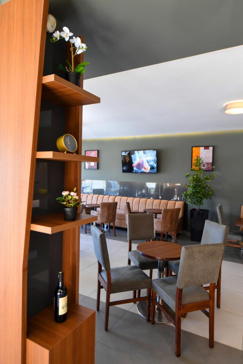 Santo Hotel Shkoder Exterior photo